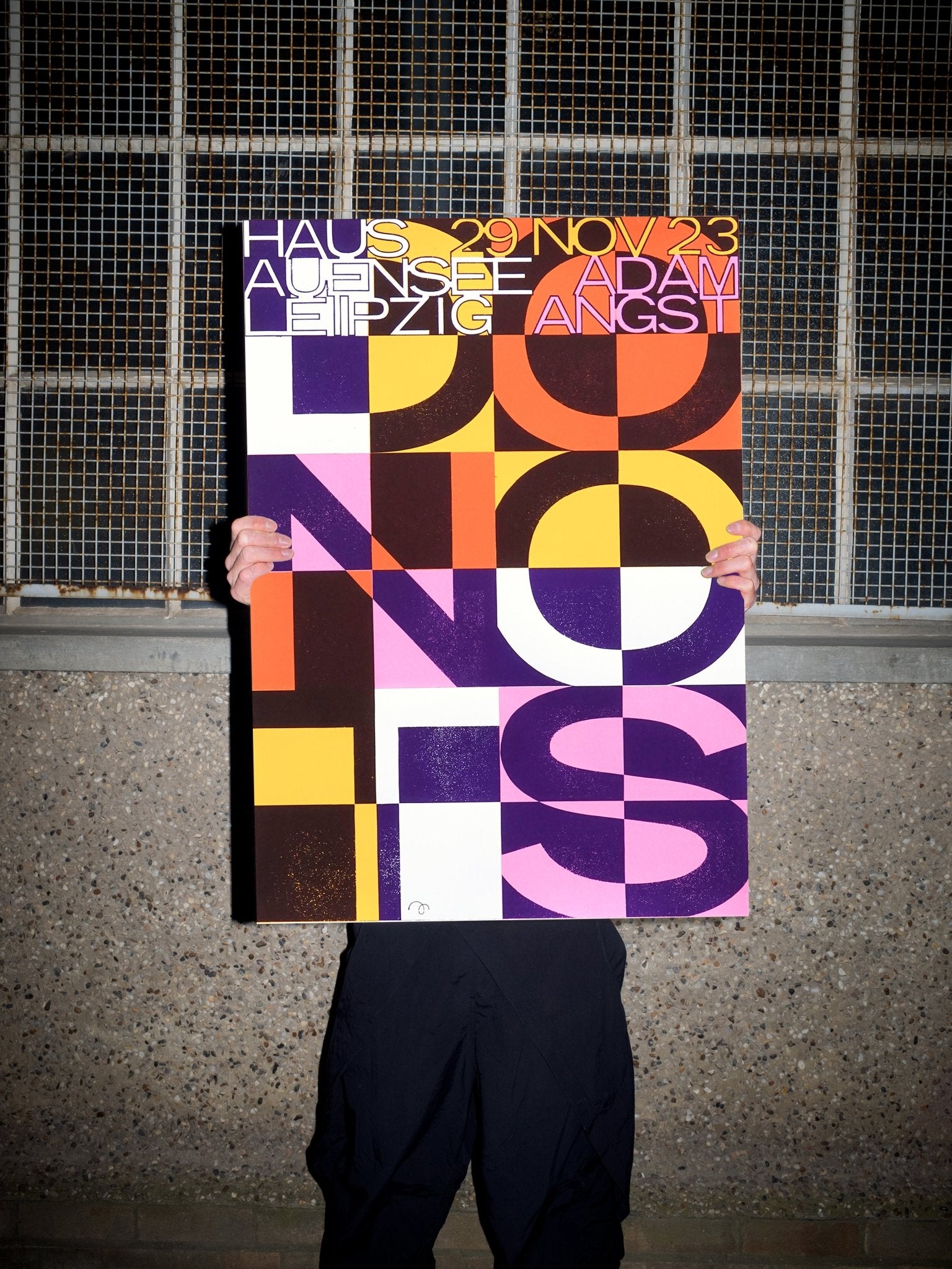 Donots - Falk Schwalbe - FORGET ABOUT WHITE WALLS