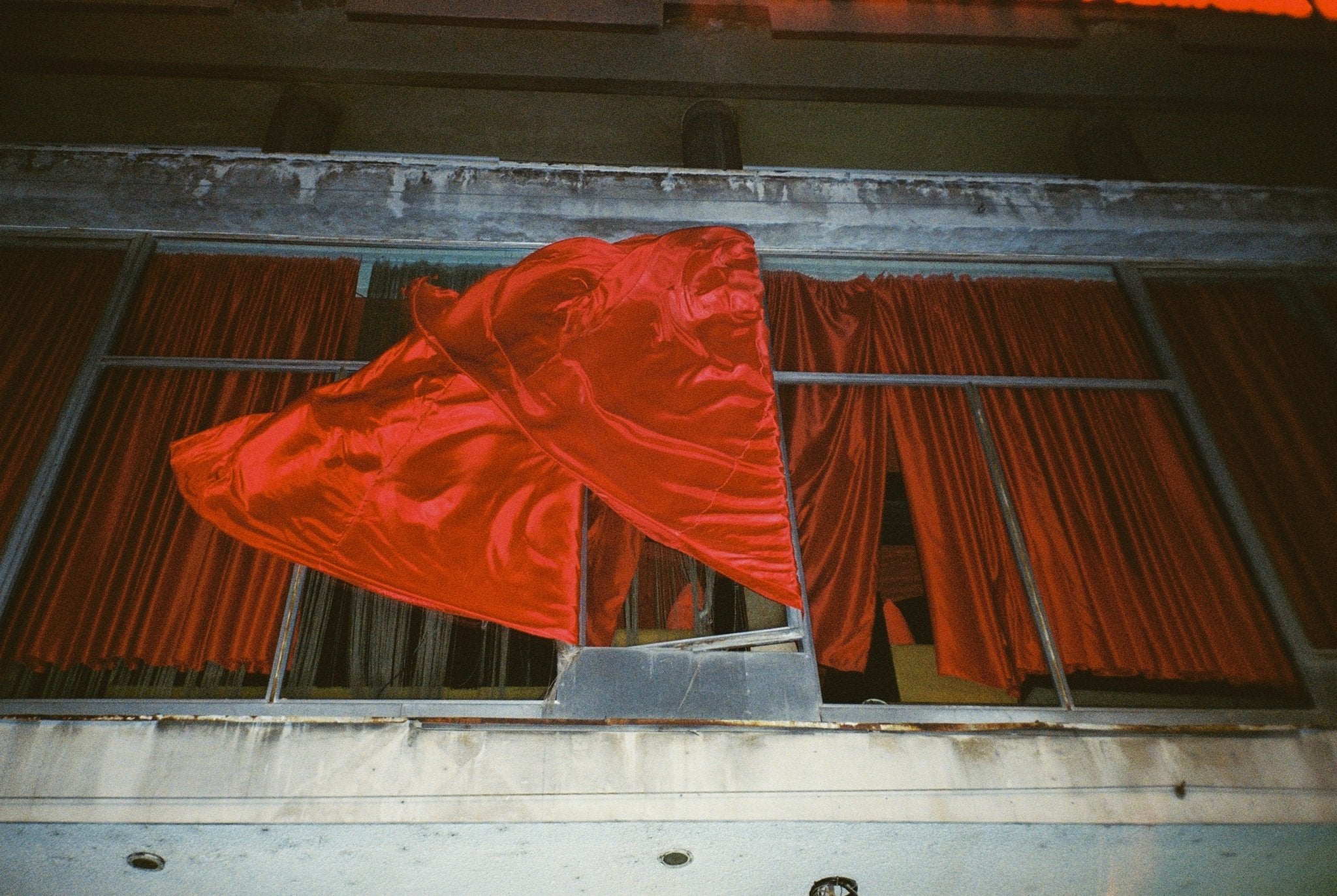 Untitled - F.A.W.W Gallery - FORGET ABOUT WHITE WALLS