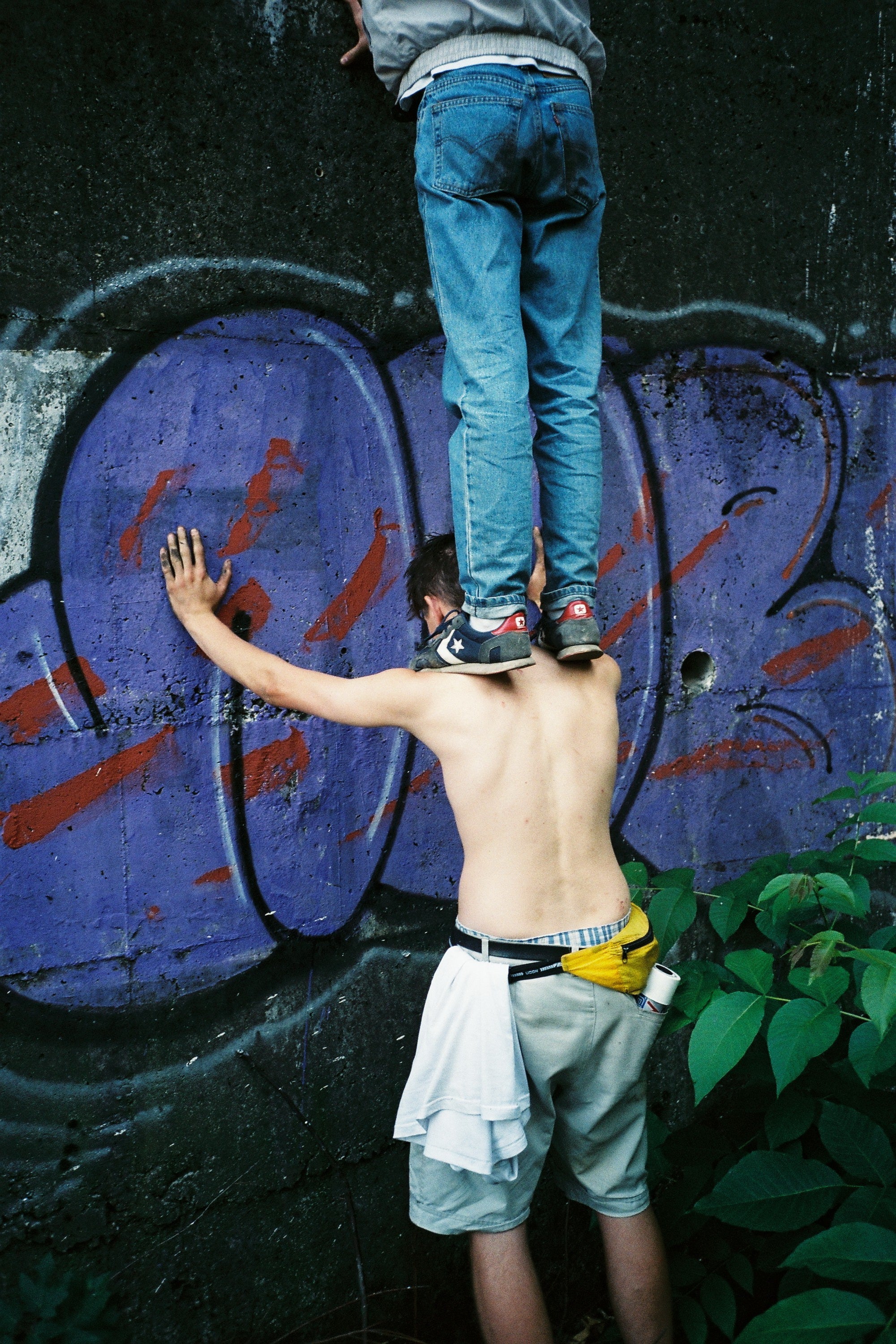 Belgrade Raw - FORGET ABOUT WHITE WALLS 